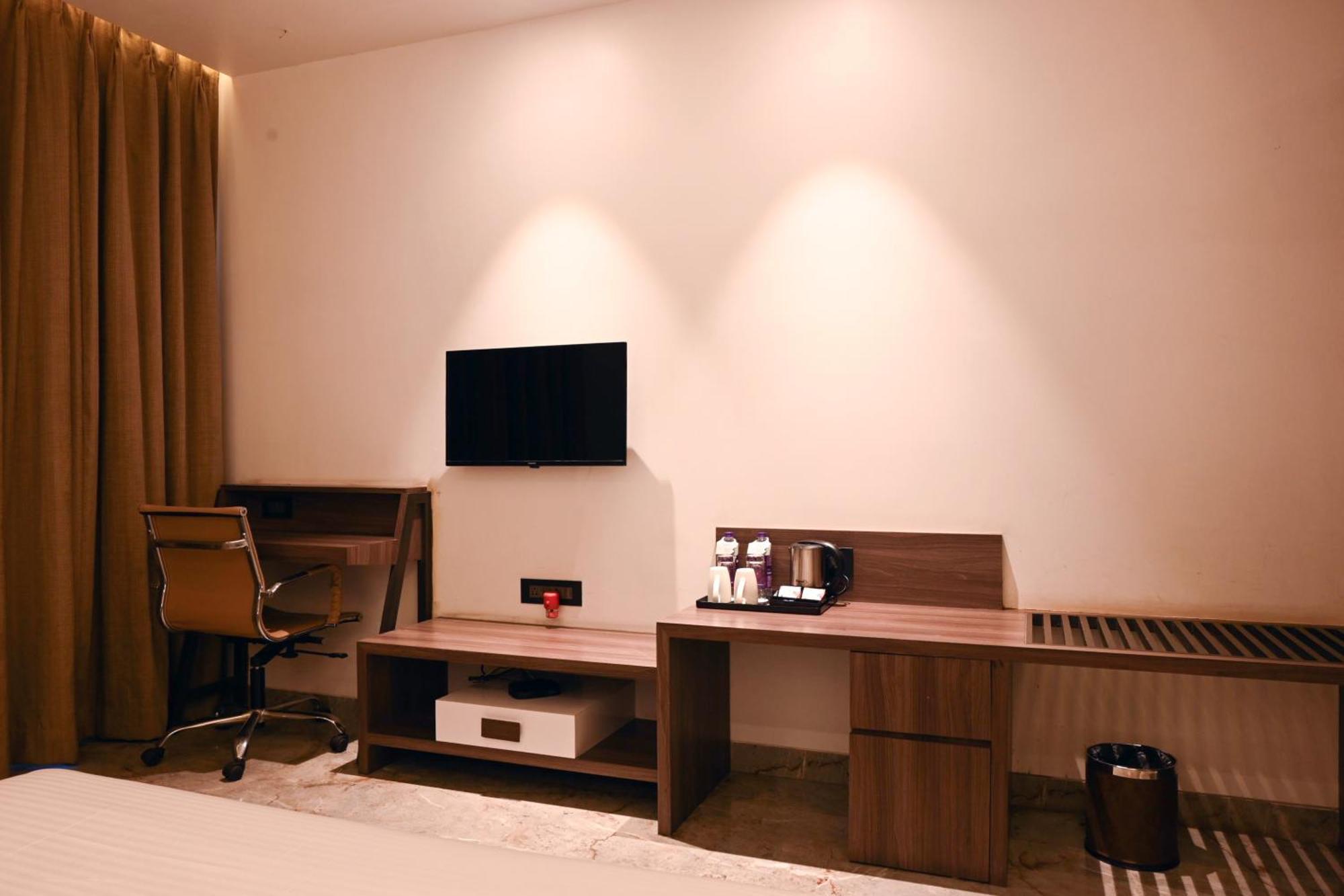 Econest Hotel Tarapith Zewnętrze zdjęcie